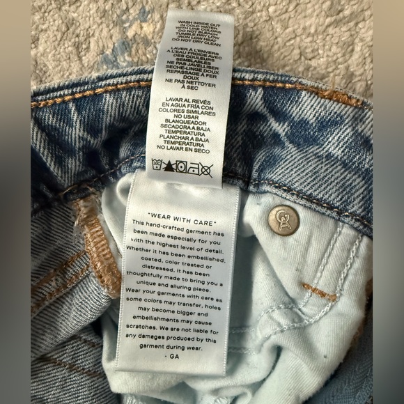 Good American Good Classic Cuffed Jeans - Picture 13 of 16